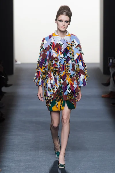 Look 5